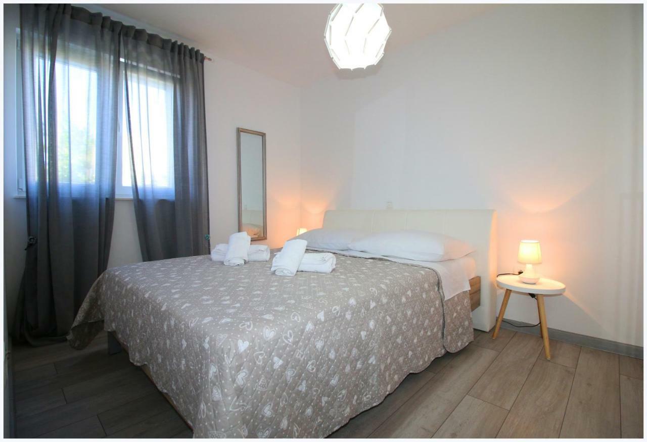 Apartments Silver Beauty Рогозница Экстерьер фото