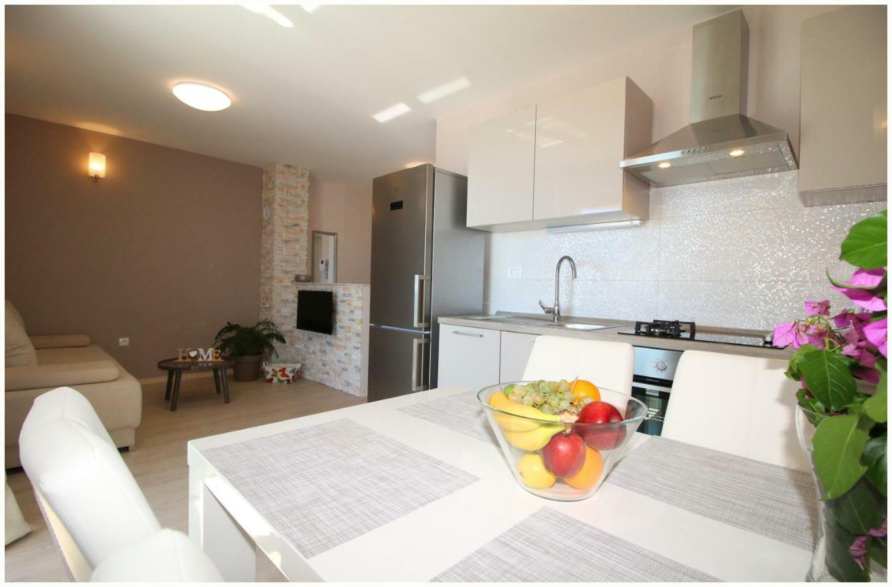 Apartments Silver Beauty Рогозница Экстерьер фото