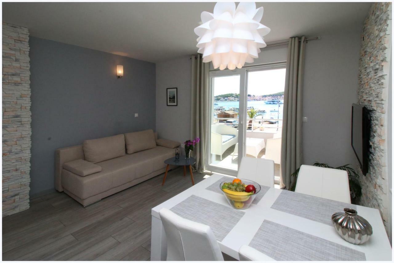 Apartments Silver Beauty Рогозница Экстерьер фото